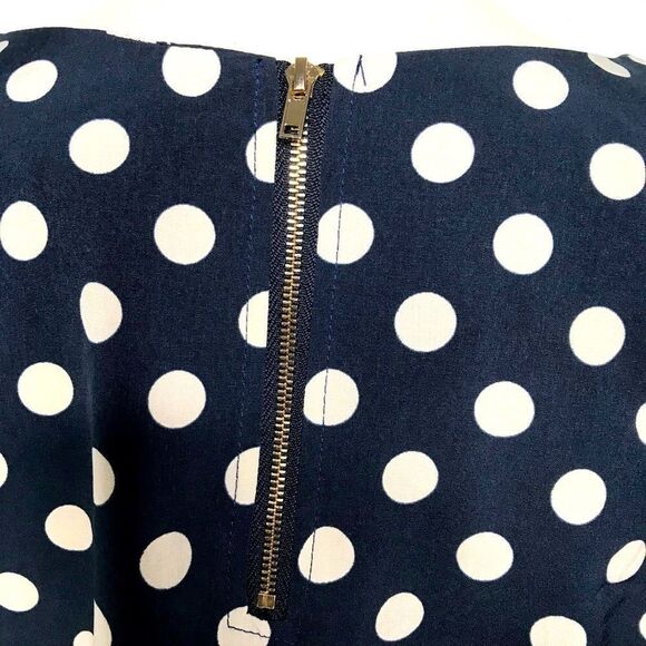 Polka Dot Shortsleeved Blouse - Picture 6 of 10